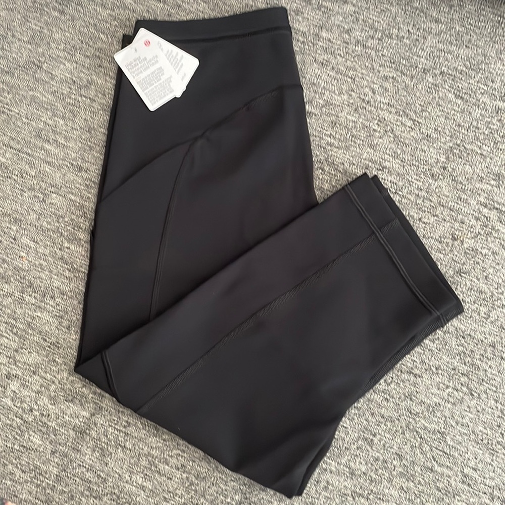 NWT lululemon high rise paddle crop (15.75”) size 8